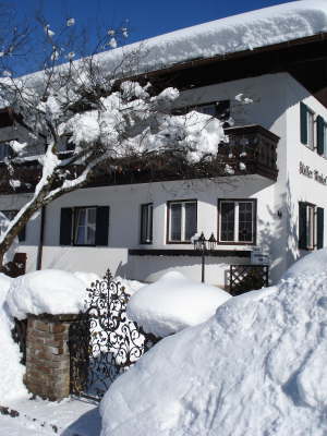 Gstehaus_Stiller_Winkel-auen_Gartentr im Schnee